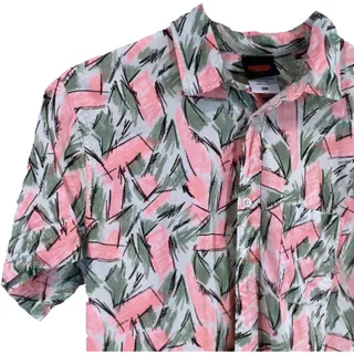 Photo of Stranger Things Jim Hopper Hot Topic Aloha Shirt Cosplay Costume Button-Up SMALL