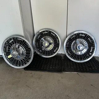 Photo of spinner spoke hubcaps for 1968 Chevy Camaro