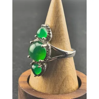 Photo of Vintage DK 925 Sterling Silver Green Cabochon Ring Size 8.75