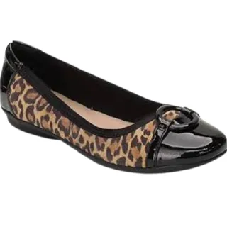 Photo of Clarks Women's Gracelin Wind Dress Ballet Flat Leopard Print Cap Toe Size US. 9W