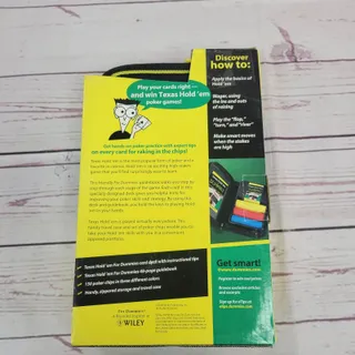 Photo of Texas Hold 'Em for Dummies Complete Poker Chip Set Open Box