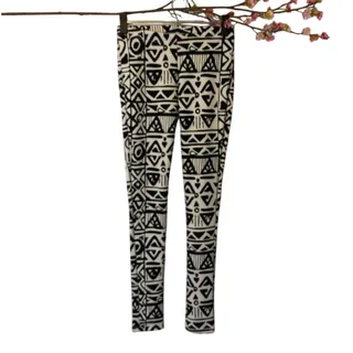 Photo of Yoyo 5 Black & White Aztec leggings L