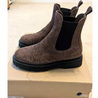 Photo of Women's Johnny Was Bluma Chelsea Chocolate Brown Suede