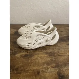 Photo of Mens Size 4 Adidas Yeezy Foam Runner RNNR Ararat Foamrunner