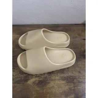 Photo of Men’s Size 12 Adidas Yeezy Desert Sand Slide