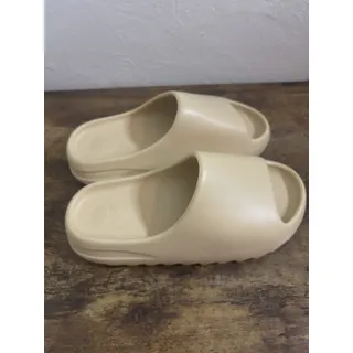 Photo of Men’s Size 12 Adidas Yeezy Desert Sand Slide