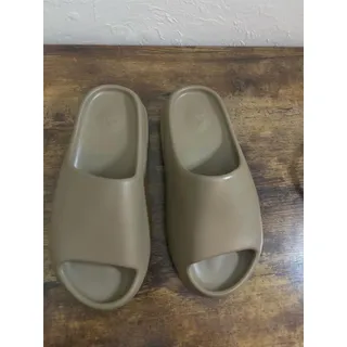 Photo of Men’s Size 12 Adidas Yeezy Earth Brown slide