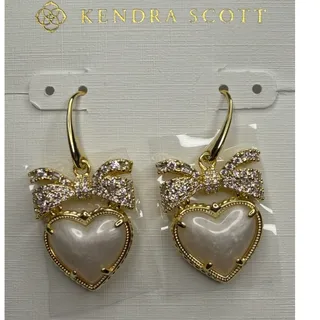 Photo of Kendra Scott Haisley Heart Gold Drop Earrings Ivory Mother‑of‑Pearl Dolly Parton
