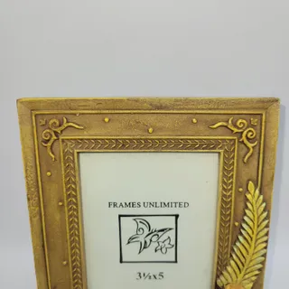 Photo of Unique Monkey with Fez Palm Frond Gold-Toned Resin Picture Frame 3.5X5