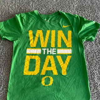 Photo of Nike NCAA Oregon Ducks Logo "Win the Day" Green Nike Tee Shirt Men's Small