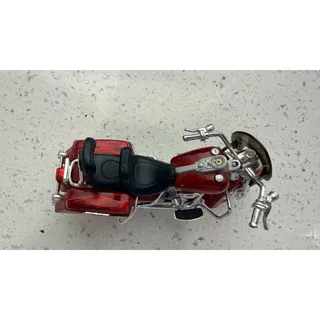 Photo of Maisto Harley-Davidson Road King Red Flames 1:18 Diecast Motorcycle