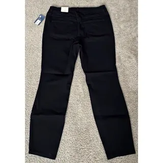 Photo of Universal Thread Women’s 17 Short Black High Rise Skinny Jeans Stretch NWT