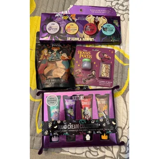 Photo of NWT Disney Villains Hocus Pocus Beauty Set Lips Scrub Bath Bomb Balm Hand Cream
