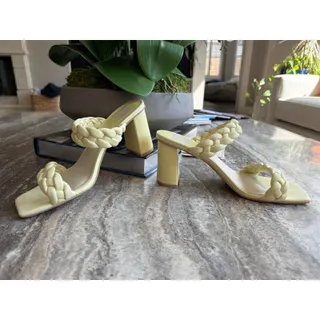 Photo of Dolce Vita Size V-PAILY LEMON CREAM STELLA SANDALS Size: 10