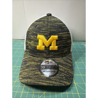 Photo of 39thirty Michigan Wolverines Fitted Curved Brim Navy Yellow Hat Size M