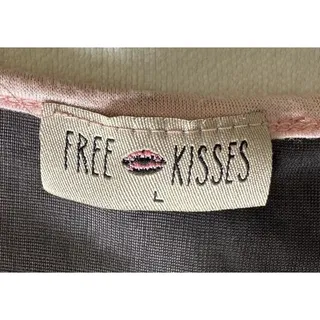 Photo of Women’s Free Kisses Pink and Black Shirt with Paris Eiffel Tower Graphic Size L