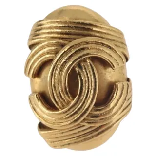 Photo of Chanel CC Logo Earring Gold