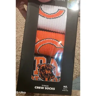 Photo of NIB strideline Chicago Bears 3 pack knit crew socks sz M L
