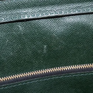 Photo of Louis Vuitton Taiga Baltic Briefcase Green
