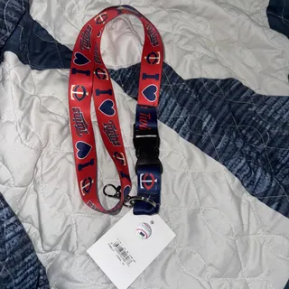 Photo of MINNESOTA TWINS COLOR BLOCK LANYARD DETACHABLE BUCKLE NEW WINCRAFT 👀