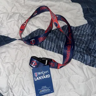 Photo of MINNESOTA TWINS COLOR BLOCK LANYARD DETACHABLE BUCKLE NEW WINCRAFT 👀