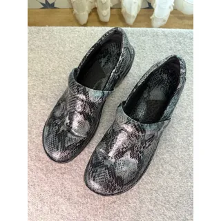Photo of b.o.c. Born Concept Womens 8.5 Snakeskin Print Clogs M/W C45780 Grey Black Shoes