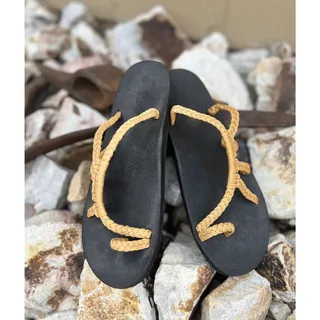 Photo of Plaka Women’s Sz. 10, Mustard & Black Classic Sandals, Great Pair,NEW & NBW