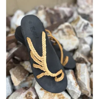 Photo of Plaka Women’s Sz. 10, Mustard & Black Classic Sandals, Great Pair,NEW & NBW