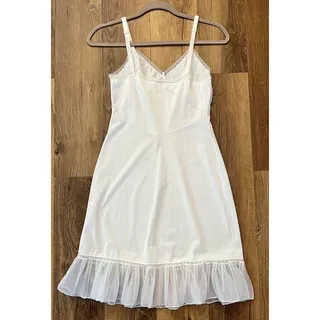 Photo of Vintage Women’s Form Fit Rogers Slip Size 32 White, 10-12, Short Made in USA EUC