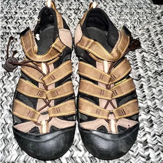 Photo of Keen Sandals Womens 9 Brown Strap Trail Water Slip Resistant Bungee Tie