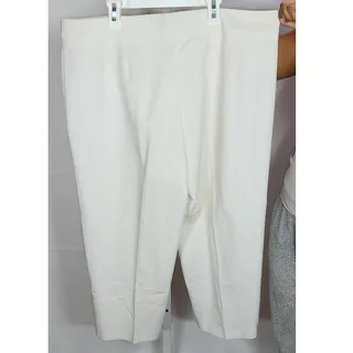 Photo of Ashley Stewart White Bermuda Shorts Size 16WA