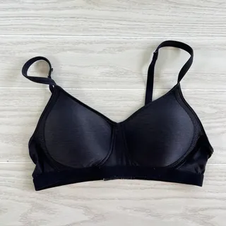Photo of Hanes Women's X-Temp Foam Wirefree Bra G507 Black Medium