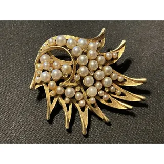 Photo of Gold Tone Cluster of Faux Pearls Brooch (missing 1 pearl)