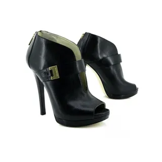 Photo of Michael Kors Guiliana Bootie Size 8.5