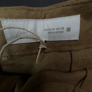 Photo of ZARA LINEN BLEND HIGH RISE OLIVE GREEN SHORTS MEDIUM NWT