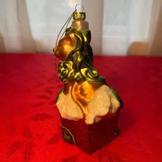 Photo of Cat ornament in present molded glass 7 in cat figurine ribbon gift box Christmas décor
