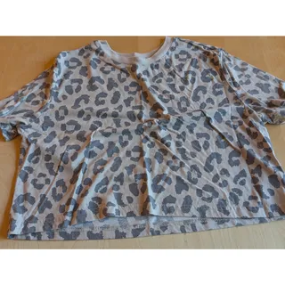 Photo of 🧨Women's Large Colsie Crop Tee