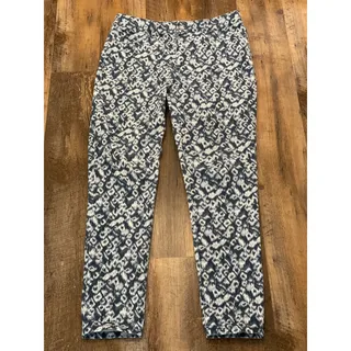 Photo of Chico's Platinum Artic animal print jeggings size Chicos sz 1 / US 8/ Med 