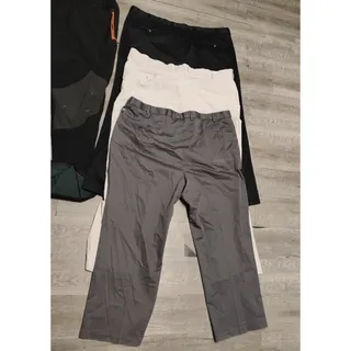 Photo of lot of 4 Haggar, Dockers, Walter Hagen golf, Cash Hao Men's pants Sz 46X30-32