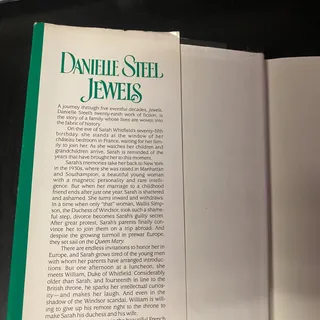 Photo of Jewels by Danielle Steel (1992, Hardcover)