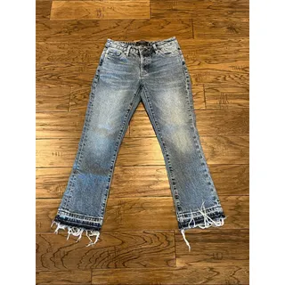 Photo of Earnest Sewn Mid Rise Flare Crop Size 24