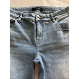 Listing Photo Thumb #8