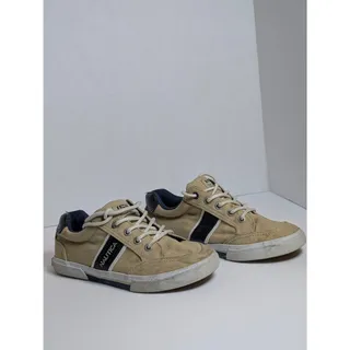 Photo of Nautica Hull Youth Size 2 Beige Tan Canvas Low Top Casual Sneakers Shoes