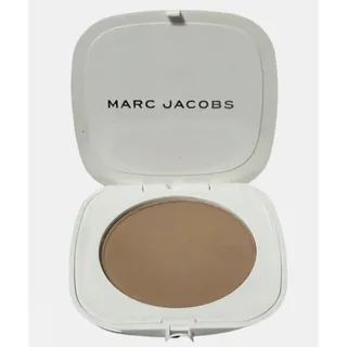 Photo of Marc Jacobs O!mega Bronze Pressed Powder Bronzer Coconut Tan-tastic 104