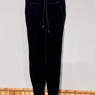 Photo of Lululemon Ready to Crush Velour Joggers - Black - Size 4