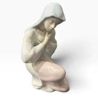 Photo of Avon Collectibles O'Brien 1992 Mother Mary Figurine Porcelain Pastel Glaze Rare