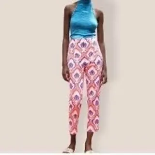 Photo of NWT Zara High-Waist Slim-Fit Retro Geometric Print Cropped Trousers 2