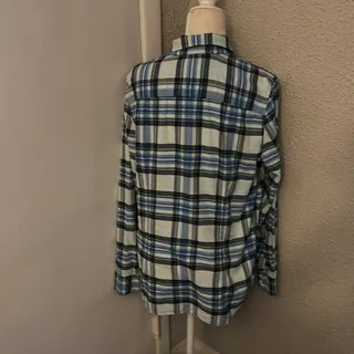 Photo of Vineyard Vines Women’s Blue Plaid Button Down Shirt 12 Preppy Classic Prints
