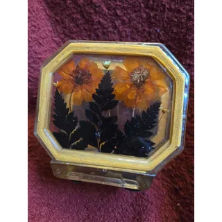 Photo of Vintage 70's Resin Pressed Flower Napkin Holder