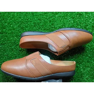 Photo of Comfortview The Sarah Slip On Mule - Cognac Faux-Leather 9W
